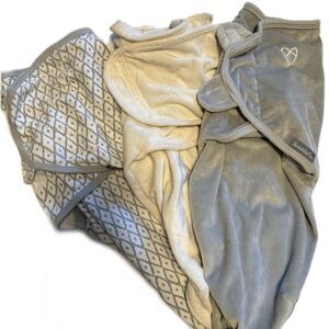 SwaddleMe Baby Wraps in Light Gray and Cream
